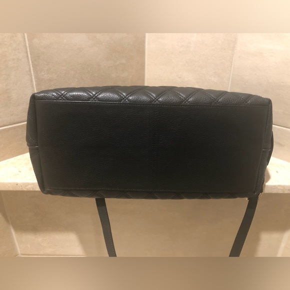 Cole Haan Black Quilted Leather Handbag - Great Condition - Picture 10 of 11